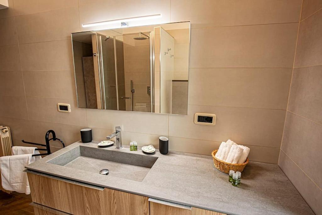 Dimora Al Colosseo, 2 Bedrooms Rom Exteriör bild