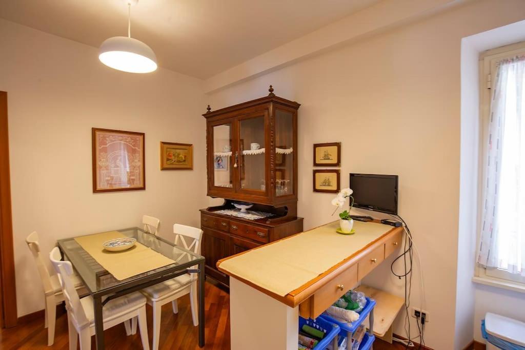 Dimora Al Colosseo, 2 Bedrooms Rom Exteriör bild