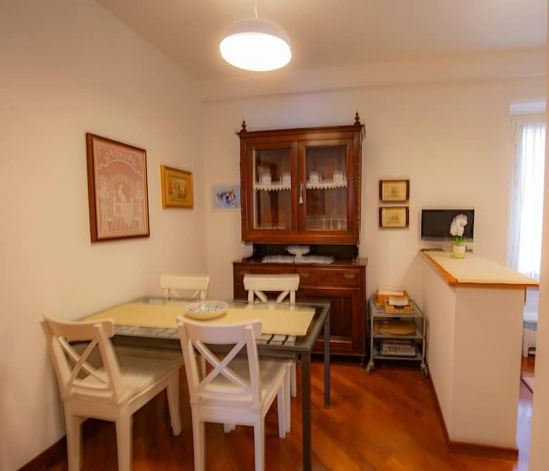 Dimora Al Colosseo, 2 Bedrooms Rom Exteriör bild