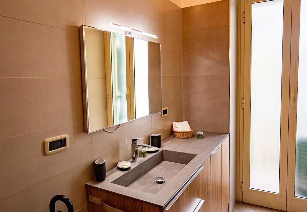 Dimora Al Colosseo, 2 Bedrooms Rom Exteriör bild